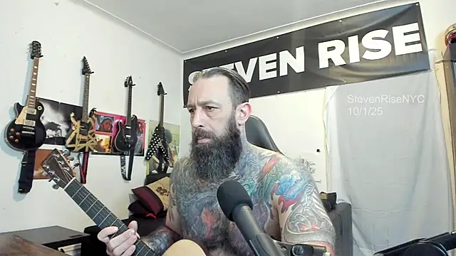 Snapshot of StevenRiseNYC chatting on October 2025 01:39:02 PM StevenRiseNYC online show from October 2025 01:39:02 PM