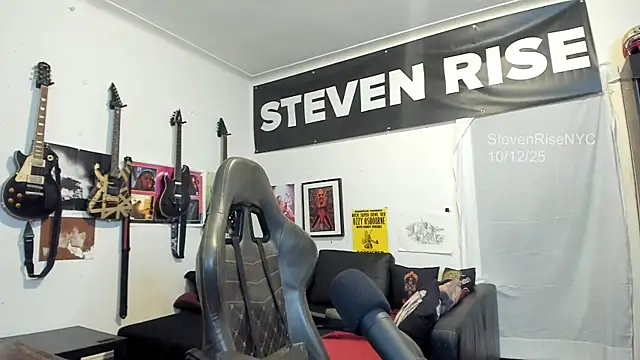 Snapshot of StevenRiseNYC chatting on October 2025 12:21:02 AM StevenRiseNYC online show from October 2025 12:21:02 AM