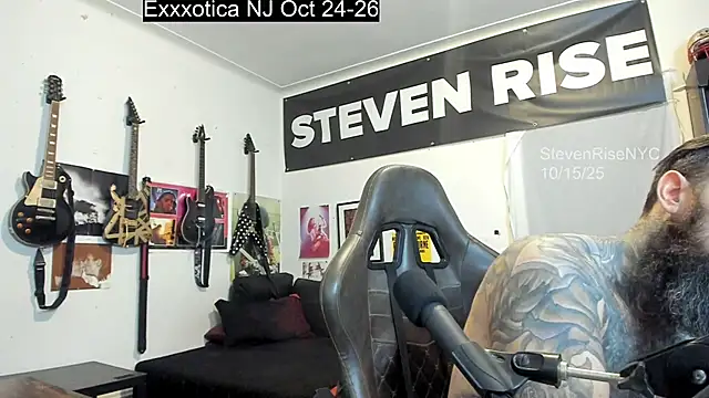 Snapshot of StevenRiseNYC chatting on October 2025 01:00:01 PM StevenRiseNYC online show from October 2025 01:00:01 PM