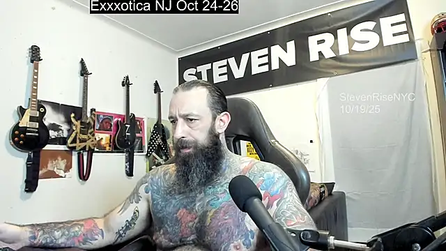 Snapshot of StevenRiseNYC chatting on October 2025 11:49:02 PM StevenRiseNYC online show from October 2025 11:49:02 PM