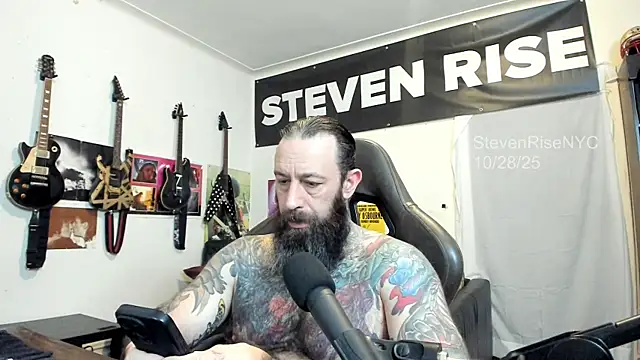 Snapshot of StevenRiseNYC chatting on October 2025 01:02:02 PM StevenRiseNYC online show from October 2025 01:02:02 PM