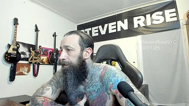 Snapshot of StevenRiseNYC chatting on November 2025 02:46:02 AM StevenRiseNYC online show from November 2025 02:46:02 AM