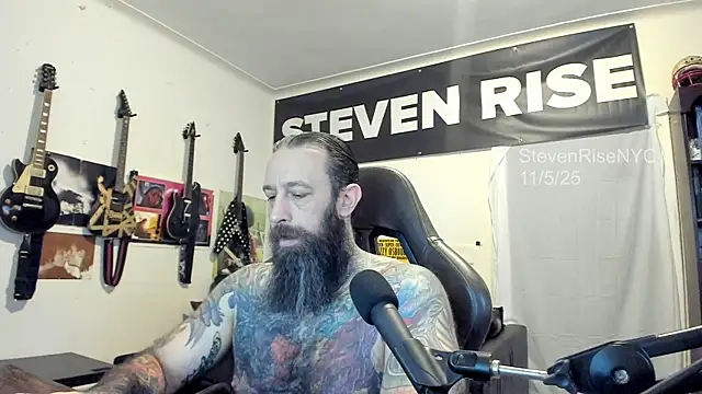 Snapshot of StevenRiseNYC chatting on November 2025 01:44:02 PM StevenRiseNYC online show from November 2025 01:44:02 PM