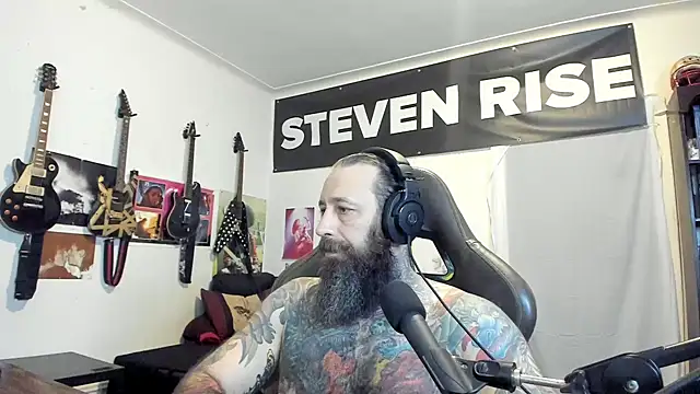 Snapshot of StevenRiseNYC chatting on November 2025 01:50:02 AM StevenRiseNYC online show from November 2025 01:50:02 AM