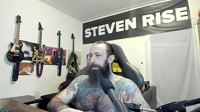 Snapshot of StevenRiseNYC chatting on November 2025 03:06:02 AM StevenRiseNYC online show from November 2025 03:06:02 AM