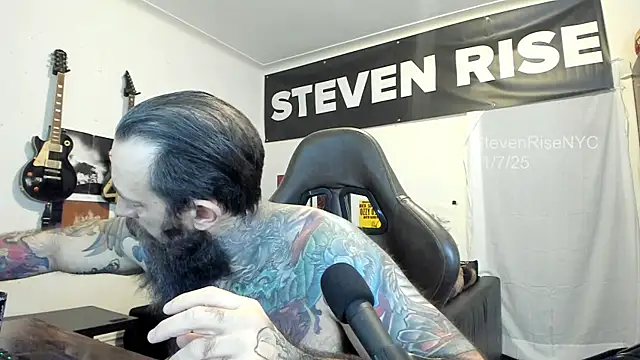 Snapshot of StevenRiseNYC chatting on November 2025 03:12:01 PM StevenRiseNYC online show from November 2025 03:12:01 PM