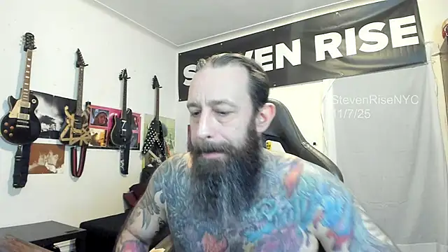 Snapshot of StevenRiseNYC chatting on November 2025 03:18:02 AM StevenRiseNYC online show from November 2025 03:18:02 AM