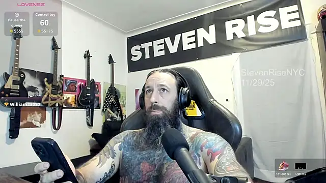 Snapshot of StevenRiseNYC chatting on November 2025 01:09:02 AM StevenRiseNYC online show from November 2025 01:09:02 AM