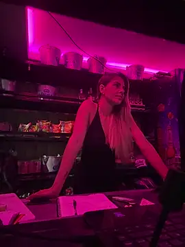 Snapshot of blonde_cat15 chatting on February 2025 06:39:01 AM blonde cat15 online show from February 2025 06:39:01 AM