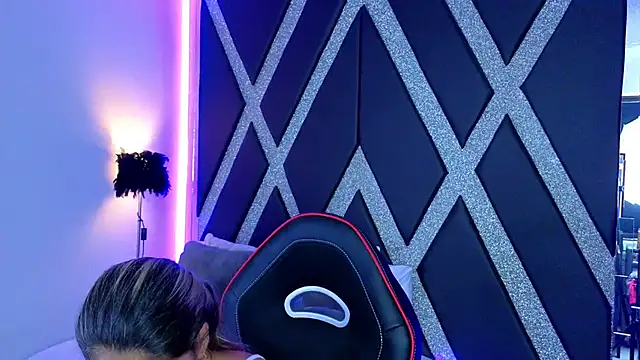 Snapshot of blonde_cat15 chatting on October 2025 08:53:02 PM blonde cat15 online show from October 2025 08:53:02 PM