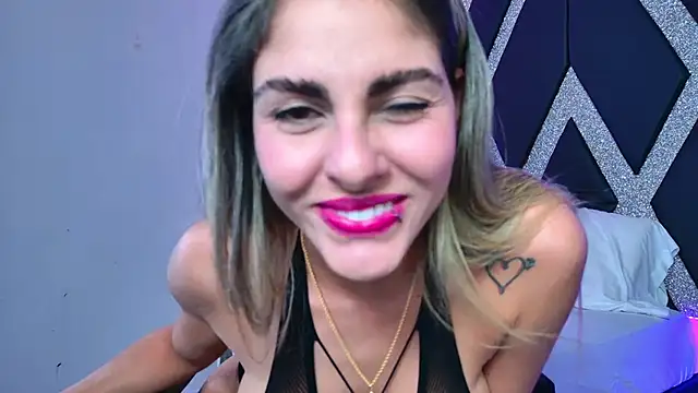 Snapshot of blonde_cat15 chatting on November 2025 02:42:02 AM blonde cat15 online show from November 2025 02:42:02 AM