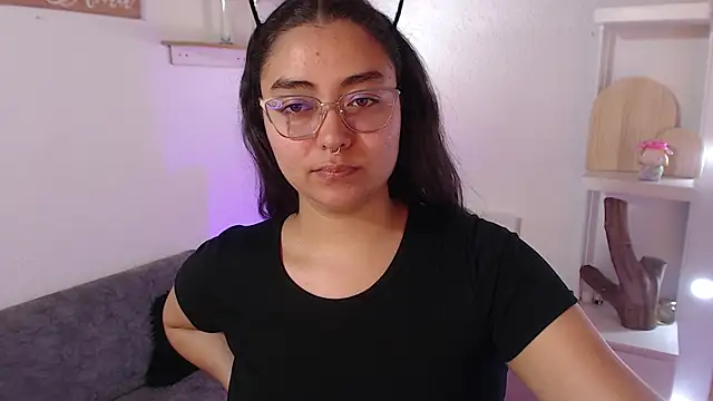  Kim  M online show from November 2025 03:16:02 PM