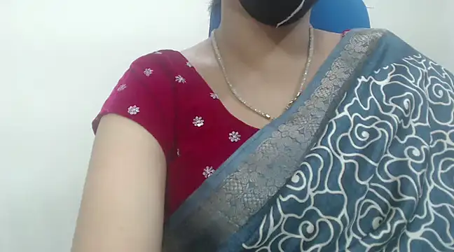 Snapshot of Lovely_Siri_23 chatting on January 2025 06:35:01 PM Lovely Siri 23 online show from January 2025 06:35:01 PM