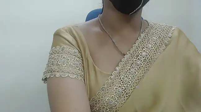 Snapshot of Lovely_Siri_23 chatting on January 2025 05:53:01 PM Lovely Siri 23 online show from January 2025 05:53:01 PM