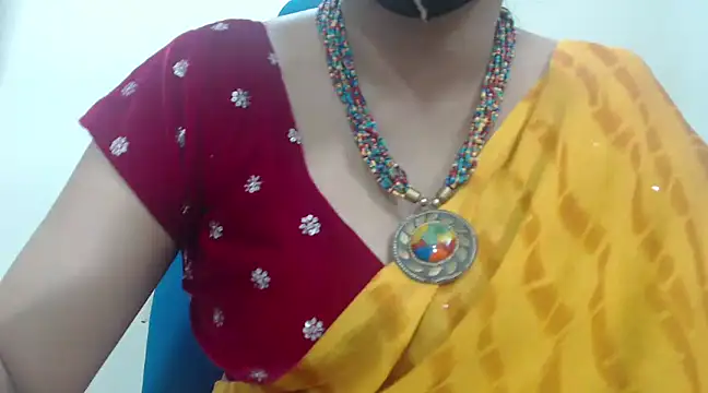 Snapshot of Lovely_Siri_23 chatting on February 2025 06:40:02 PM Lovely Siri 23 online show from February 2025 06:40:02 PM