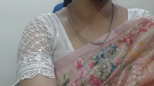 Snapshot of Lovely_Siri_23 chatting on February 2025 02:12:01 AM Lovely Siri 23 online show from February 2025 02:12:01 AM