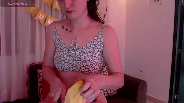 Snapshot of AlissonnFoxx chatting on February 2025 01:57:01 AM AlissonnFoxx online show from February 2025 01:57:01 AM