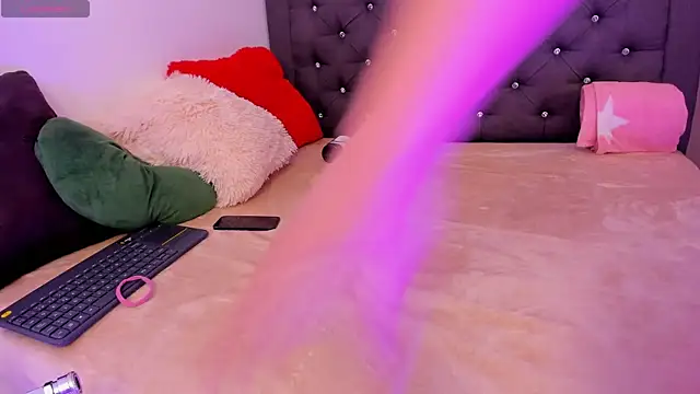 AlissonnFoxx online show from December 2025 09:52:02 PM