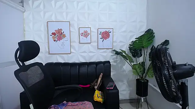 Valentinaa mature online show from February 2025 09:47:02 PM