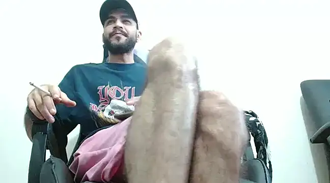 Snapshot of Money_For_masterCody chatting on December 2024 10:22:01 PM Money For masterCody online show from December 2024 10:22:01 PM