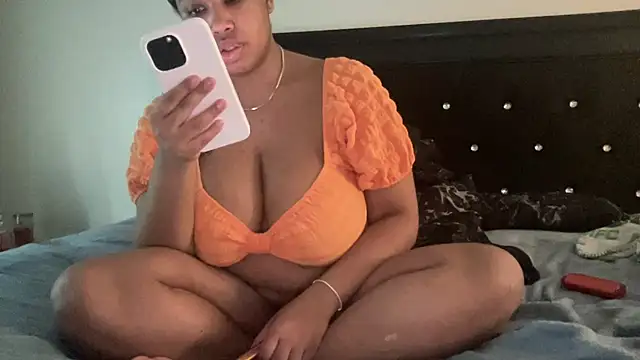 Snapshot of creamdreammmm chatting on November 2025 09:38:02 PM creamdreammmm online show from November 2025 09:38:02 PM