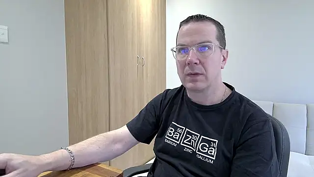 BrettJ81 online show from October 2025 07:38:02 AM