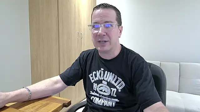 BrettJ81 online show from October 2025 02:51:02 PM