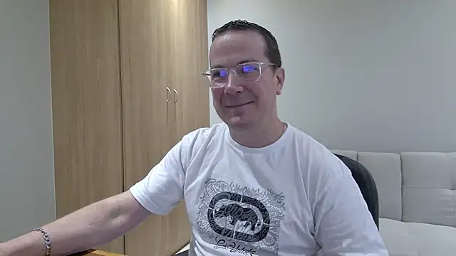 BrettJ81 online show from November 2025 02:16:02 PM