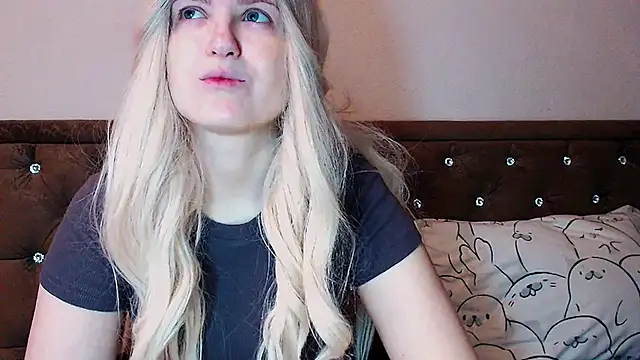 Snapshot of Sara4uu chatting on November 2025 12:32:01 AM Sara4uu online show from November 2025 12:32:01 AM