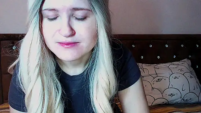 Snapshot of Sara4uu chatting on December 2025 10:19:01 PM Sara4uu online show from December 2025 10:19:01 PM