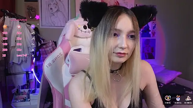 Snapshot of Evie_Ro chatting on February 2025 07:49:01 PM Evie Ro online show from February 2025 07:49:01 PM