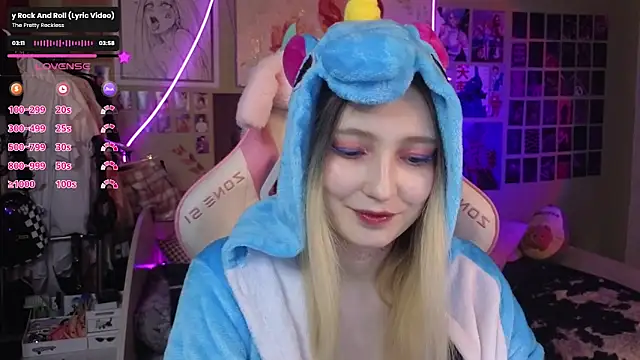 Snapshot of Evie_Ro chatting on March 2025 08:00:02 PM Evie Ro online show from March 2025 08:00:02 PM