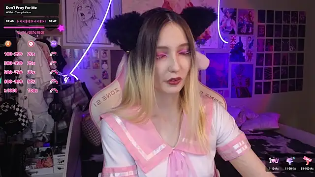Snapshot of Evie_Ro chatting on March 2025 08:59:01 PM Evie Ro online show from March 2025 08:59:01 PM
