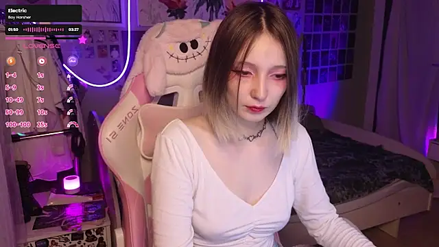 Snapshot of Evie_Ro chatting on September 2025 08:21:02 PM Evie Ro online show from September 2025 08:21:02 PM