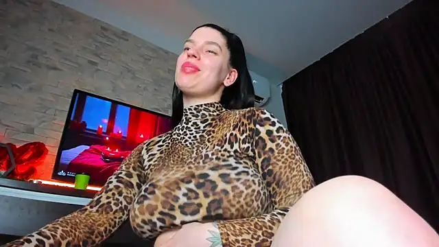 Laya Moon online show from February 2025 02:00:02 PM