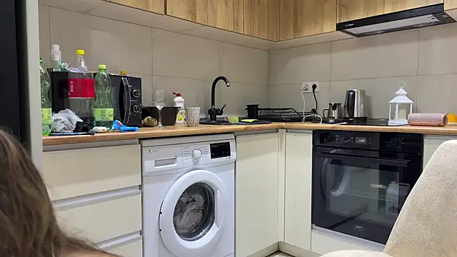 mommy nadin online show from February 2026 03:15:02 PM