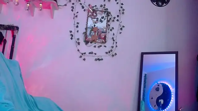 Snapshot of Eve_Blue77 chatting on September 2025 04:13:02 AM Eve Blue77 online show from September 2025 04:13:02 AM