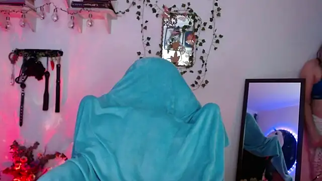 Snapshot of Eve_Blue77 chatting on November 2025 12:53:01 AM Eve Blue77 online show from November 2025 12:53:01 AM