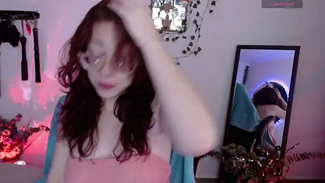 Snapshot of Eve_Blue77 chatting on November 2025 10:48:02 PM Eve Blue77 online show from November 2025 10:48:02 PM