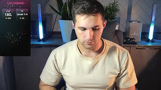 Snapshot of Sweeet__boy chatting on January 2025 11:44:02 PM Sweeet boy online show from January 2025 11:44:02 PM