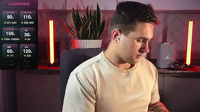 Snapshot of Sweeet__boy chatting on January 2025 08:38:02 PM Sweeet boy online show from January 2025 08:38:02 PM