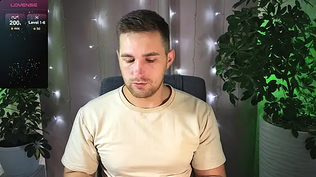 Snapshot of Sweeet__boy chatting on February 2025 07:20:01 AM Sweeet boy online show from February 2025 07:20:01 AM