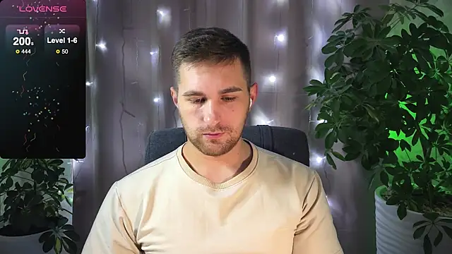 Snapshot of Sweeet__boy chatting on February 2025 06:46:02 AM Sweeet boy online show from February 2025 06:46:02 AM