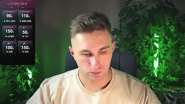 Snapshot of Sweeet__boy chatting on February 2025 07:59:02 PM Sweeet boy online show from February 2025 07:59:02 PM