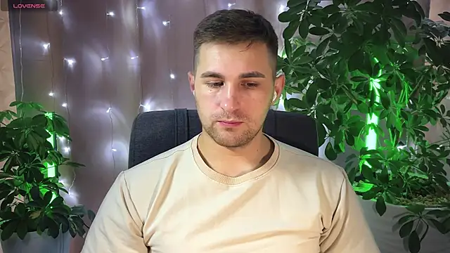 Snapshot of Sweeet__boy chatting on February 2025 08:17:01 AM Sweeet boy online show from February 2025 08:17:01 AM