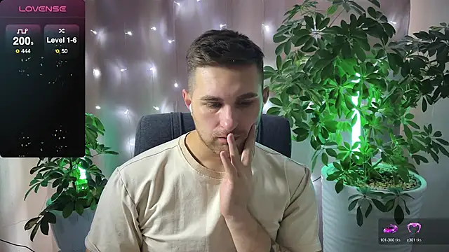 Snapshot of Sweeet__boy chatting on February 2025 09:05:01 AM Sweeet boy online show from February 2025 09:05:01 AM