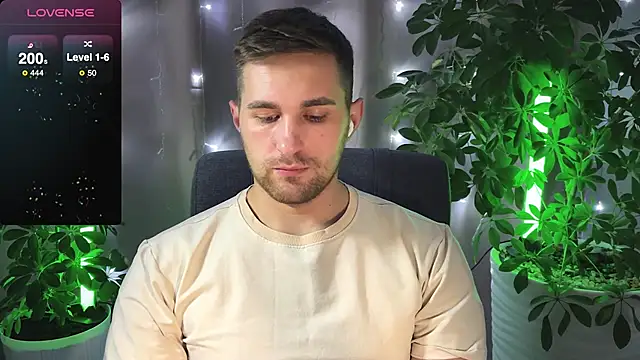 Snapshot of Sweeet__boy chatting on February 2025 06:37:02 PM Sweeet boy online show from February 2025 06:37:02 PM