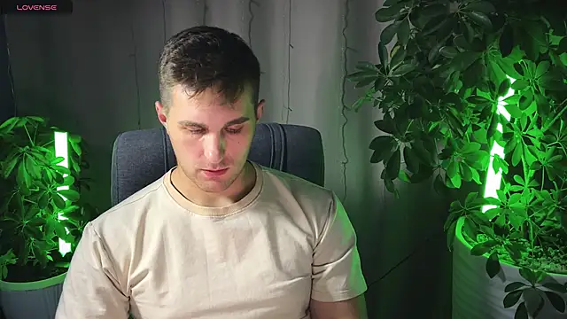 Snapshot of Sweeet__boy chatting on February 2025 09:31:02 PM Sweeet boy online show from February 2025 09:31:02 PM