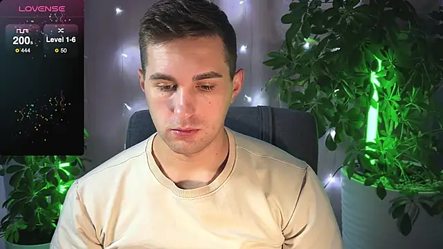 Snapshot of Sweeet__boy chatting on February 2025 07:00:02 AM Sweeet boy online show from February 2025 07:00:02 AM