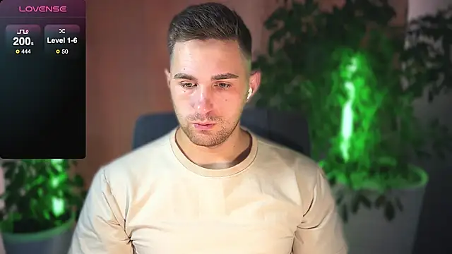 Snapshot of Sweeet__boy chatting on February 2025 07:58:02 AM Sweeet boy online show from February 2025 07:58:02 AM